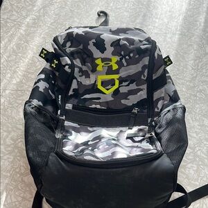 Under Armour Black and Gray Camo Baseball Bag